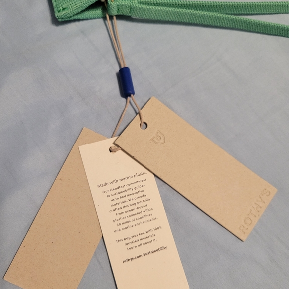 Rothy's jade green essential pouch with magnets NWT - Picture 4 of 4